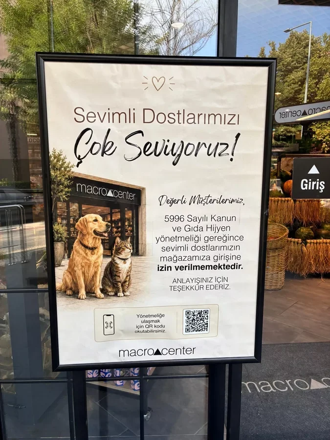 Bu hareketi gündem oldu! Herkes şubelerine astığı bu yazıyı konuşuyor
