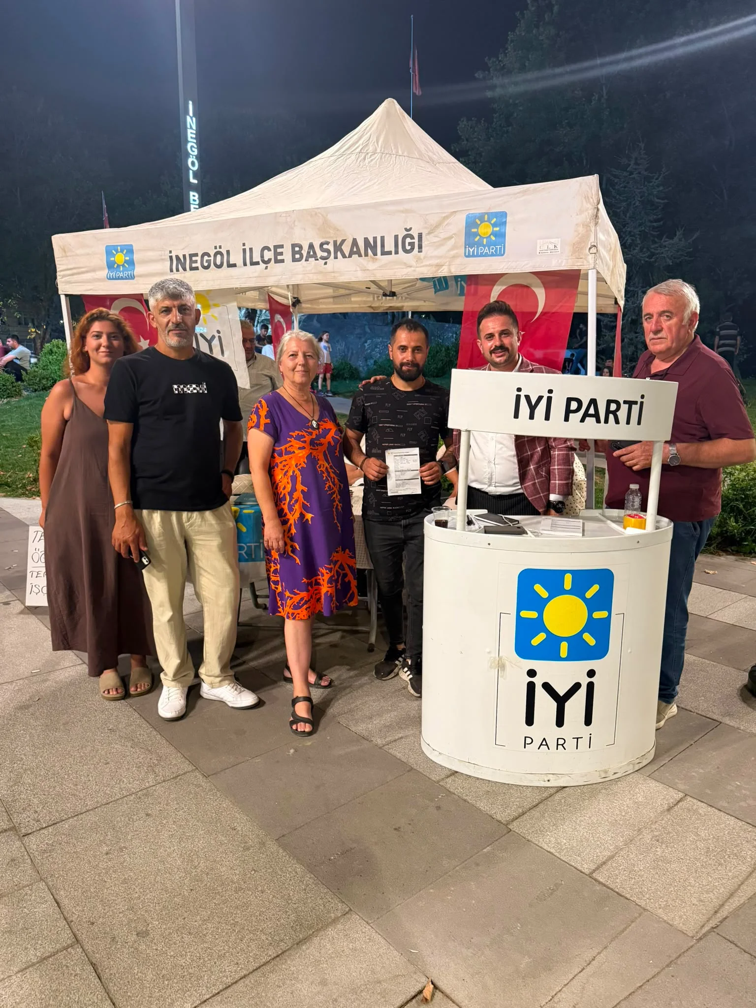 İYİ Parti İnegöl’den Bayrak Çıkarması