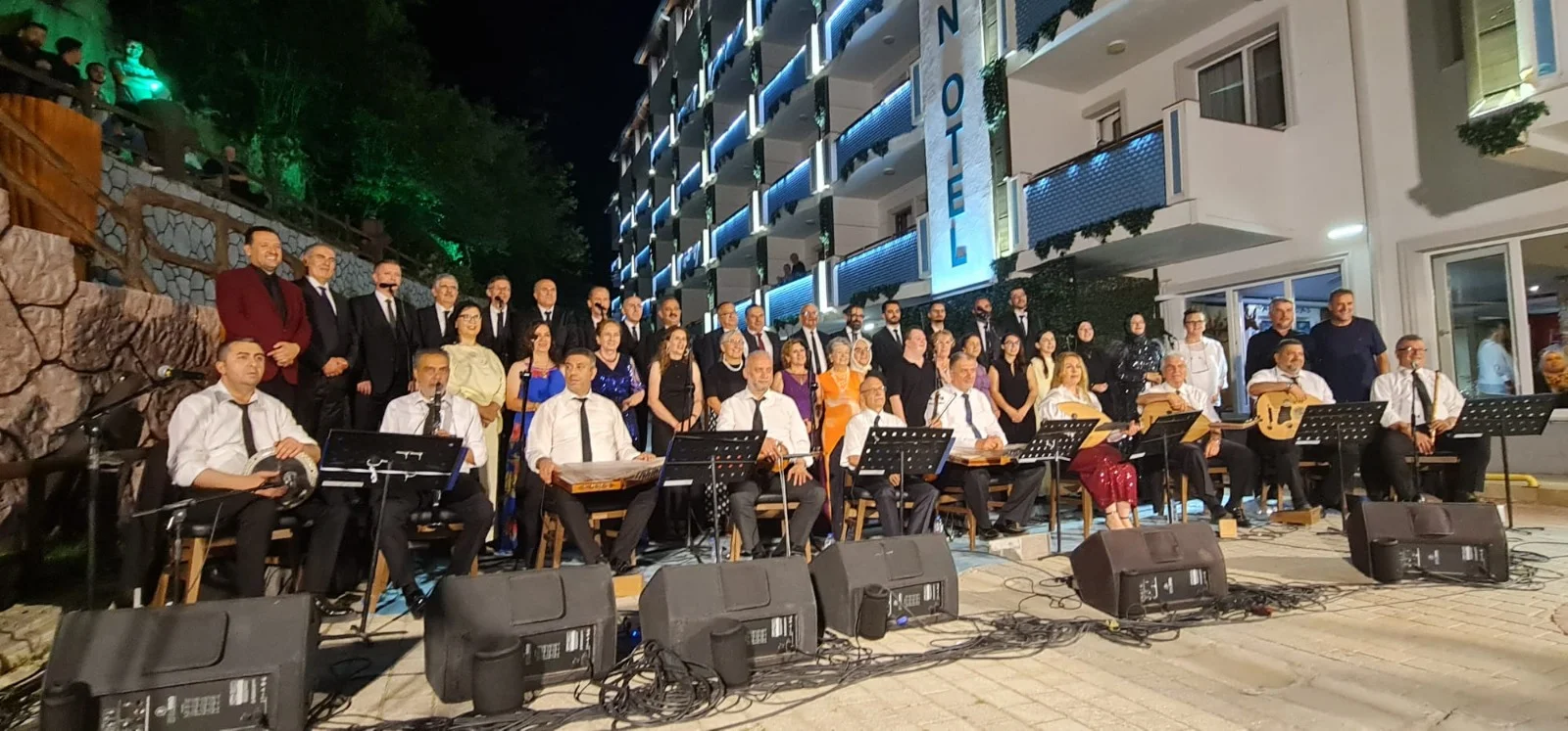 Oylat’ta Türk Müziği Gecesi