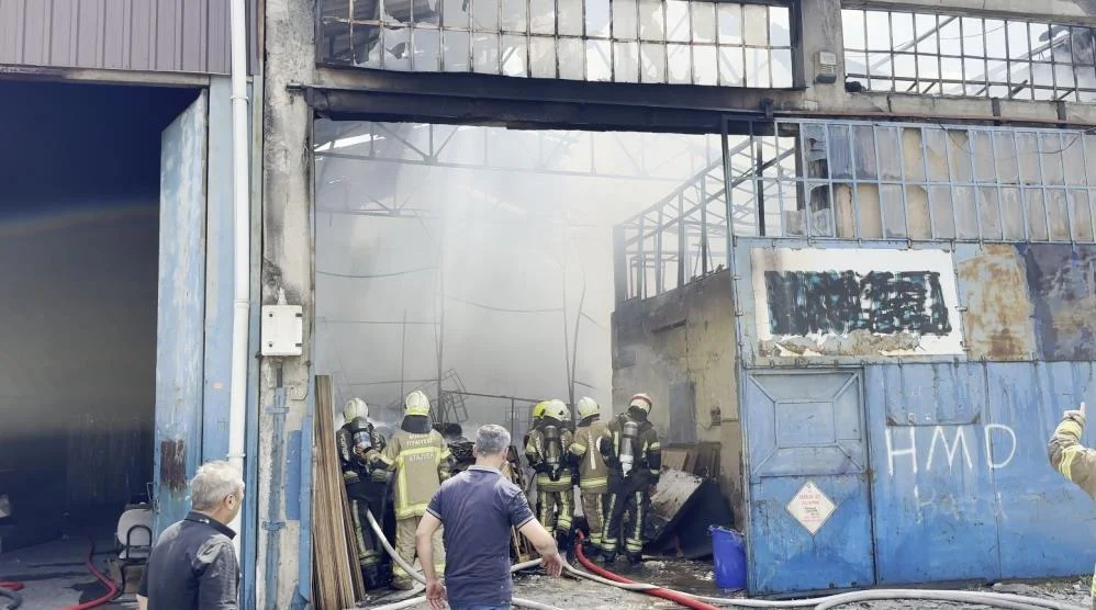 Koltuk imalathanesinde korkutan yangın