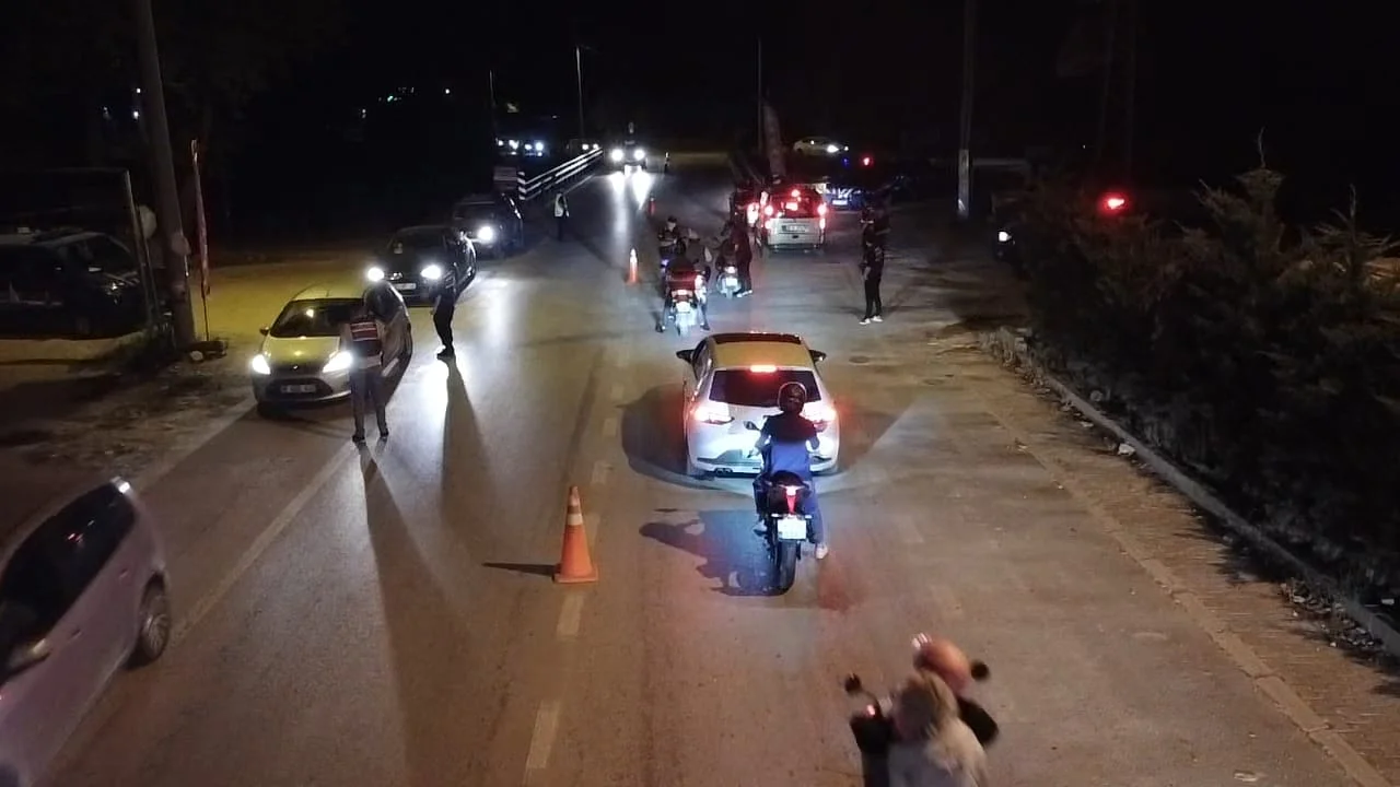 İnegöl'de jandarma alarma geçti! Araçlar tek tek durduruldu