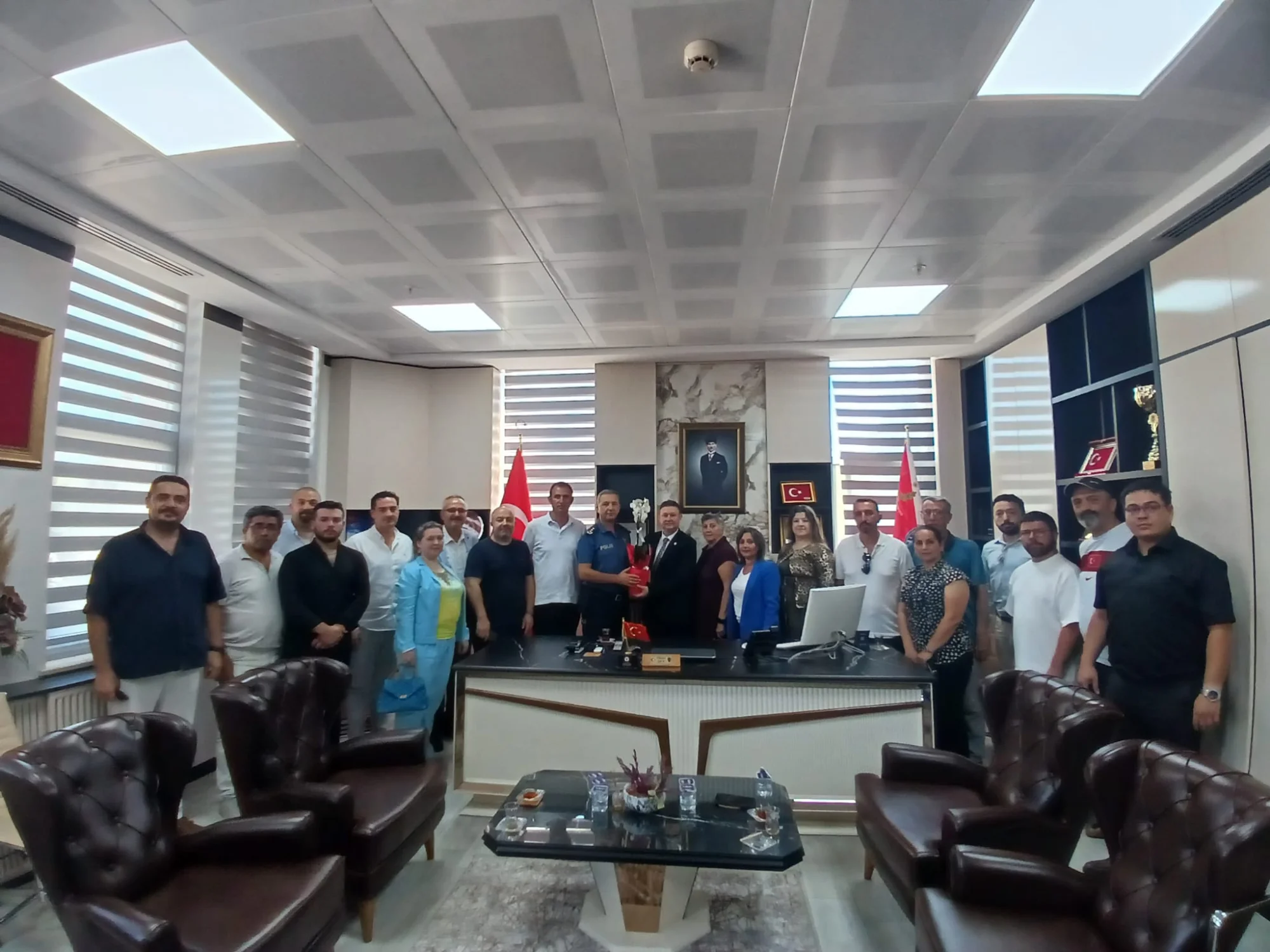 Yeni Parti İnegöl’den Kaymakam Akpay ve Emniyet Müdürü Şen’e ziyaret Yeni Parti İnegöl’den Kaymakam Akpay ve Emniyet Müdürü Şen’e ziyaret
