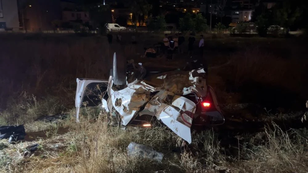 Gece yarısı tarlaya uçtu! Çok sayıda yaralı var