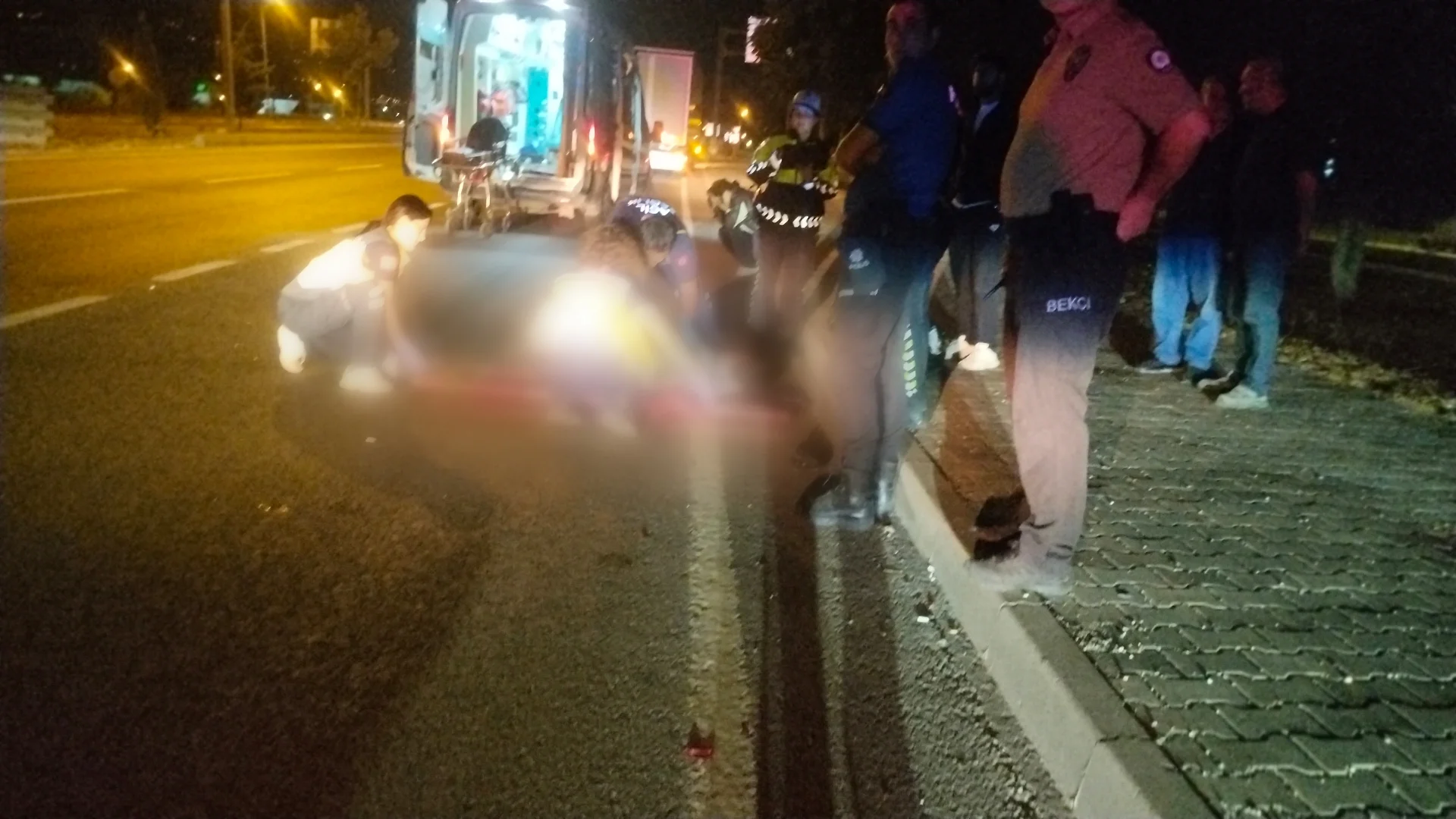 İnegöl'de D200 karayolunda motosiklet kazası: 1 ölü İnegöl'de D200 karayolunda motosiklet kazası: 1 ölü