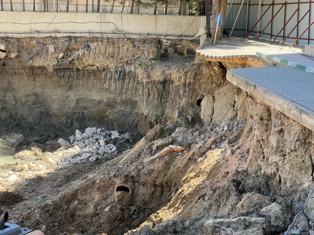 Bursa’da Okul Bahçesi Çöktü! Olası Facia Ucuz Atlatıldı