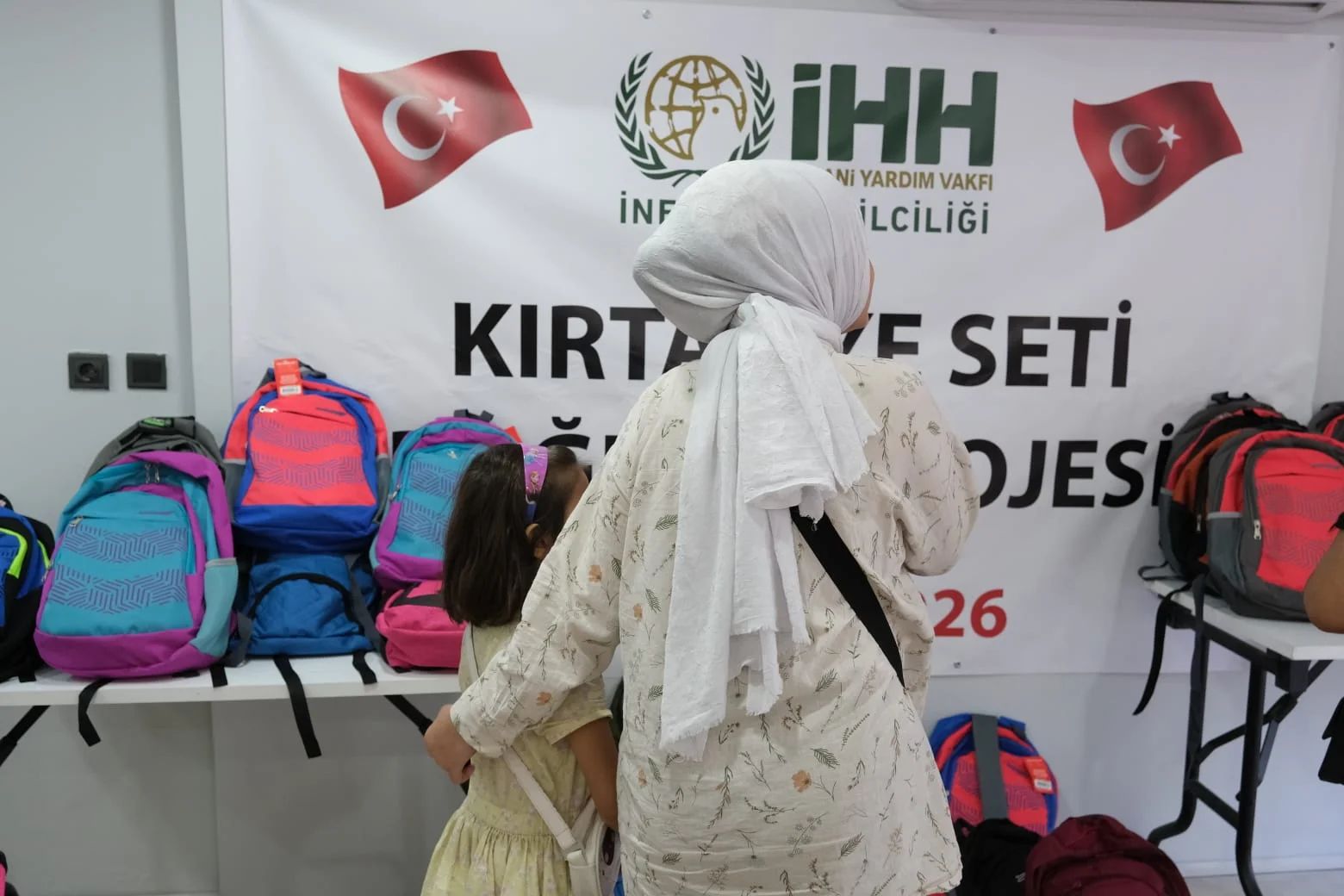 İHH İnegöl’den İhtiyaç Sahibi Öğrencilere Kırtasiye Desteği