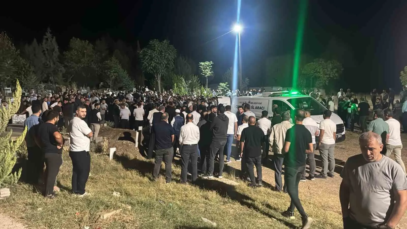 İnegöl’de 13 yaşındaki Ayşegül Gölen göz yaşları ile defnedildi