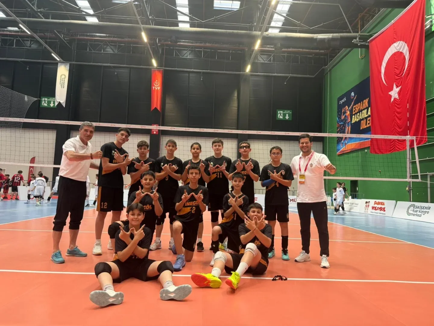 İnegöl’de Binlerce Çocuk ve Genç Sporla Buluştu