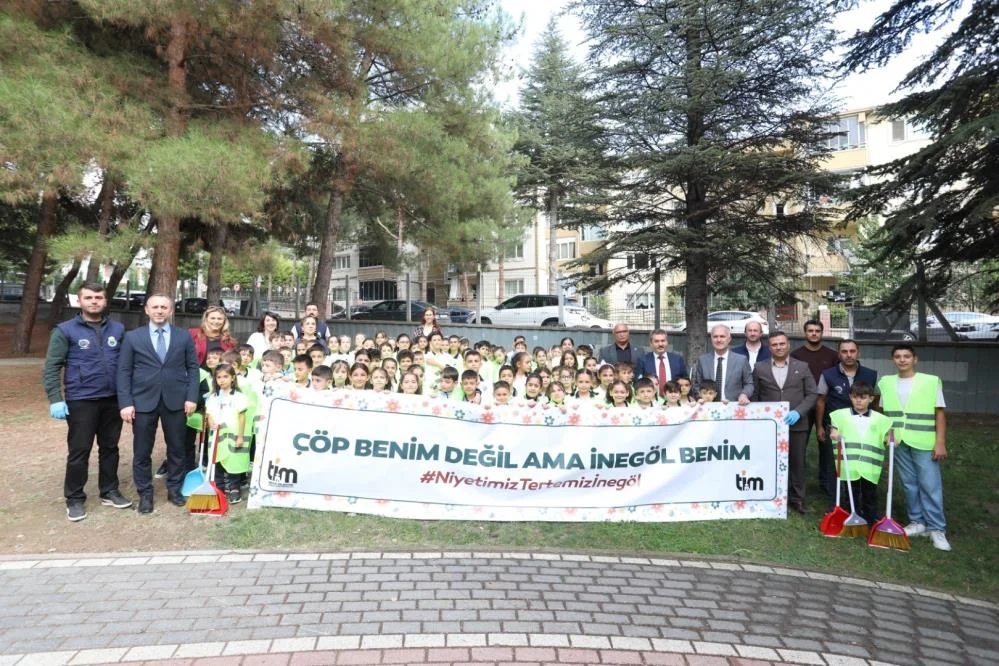 İnegöl'de temizlik seferberliği! Süpürgeyi alan koştu