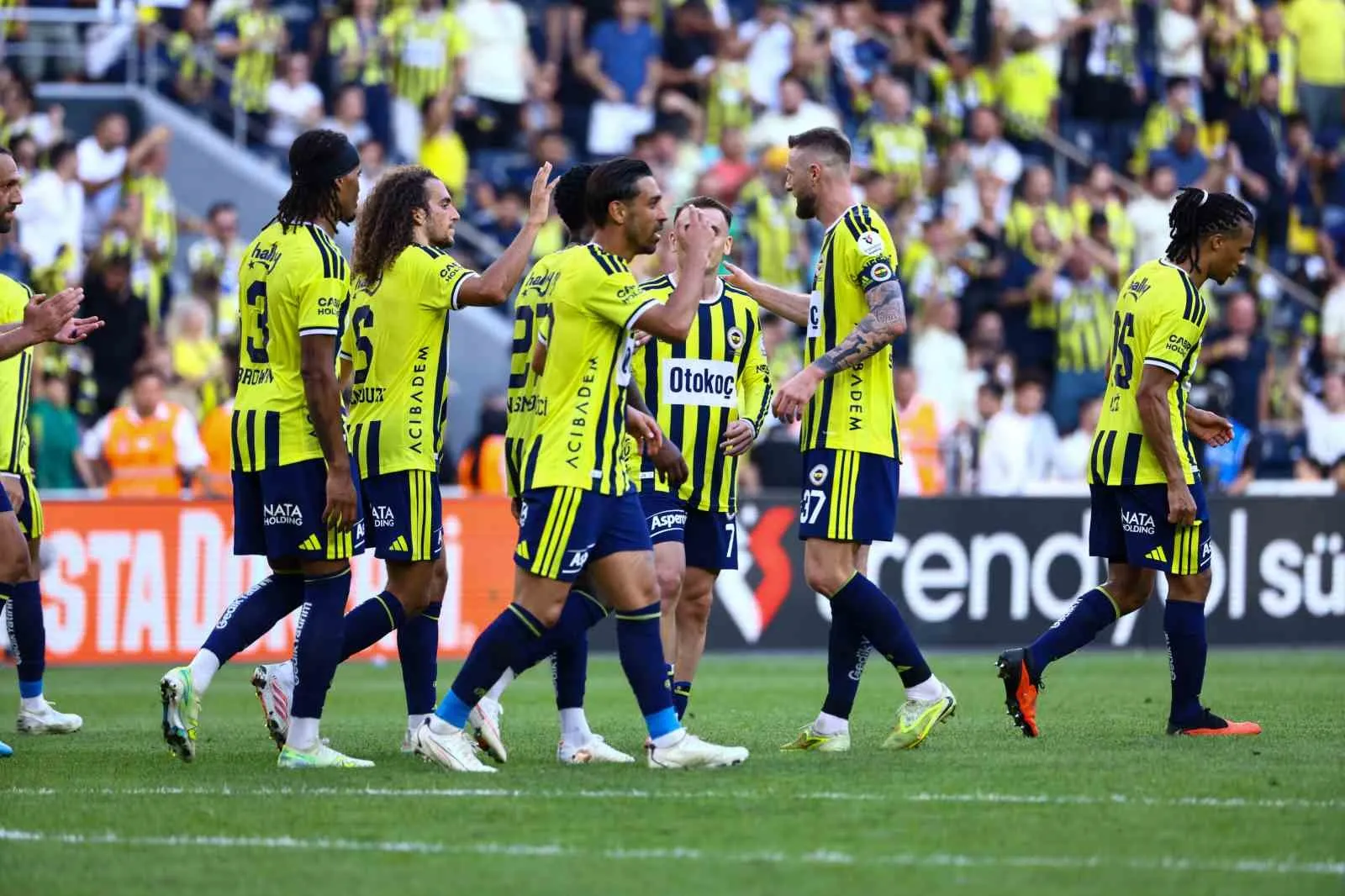 Fenerbahçe’de 13 futbolcu milli mesaide