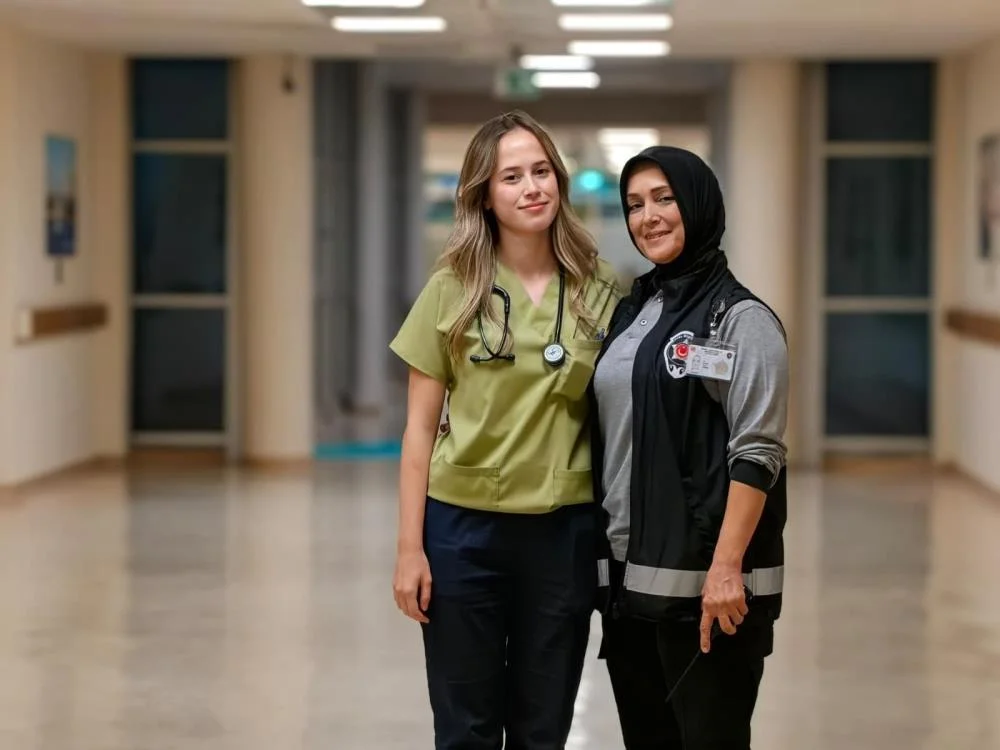 İnegöl’de doğdukları hastaneye doktor olarak geri döndüler İnegöl’de doğdukları hastaneye doktor olarak geri döndüler