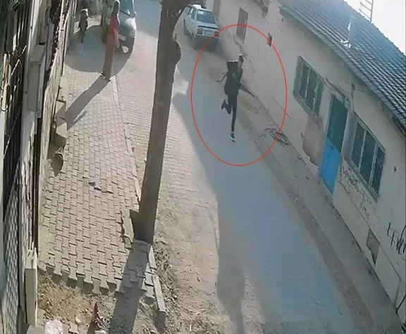 Manisa'da 2 öğrencinin vurulduğu saldırı kamerada
