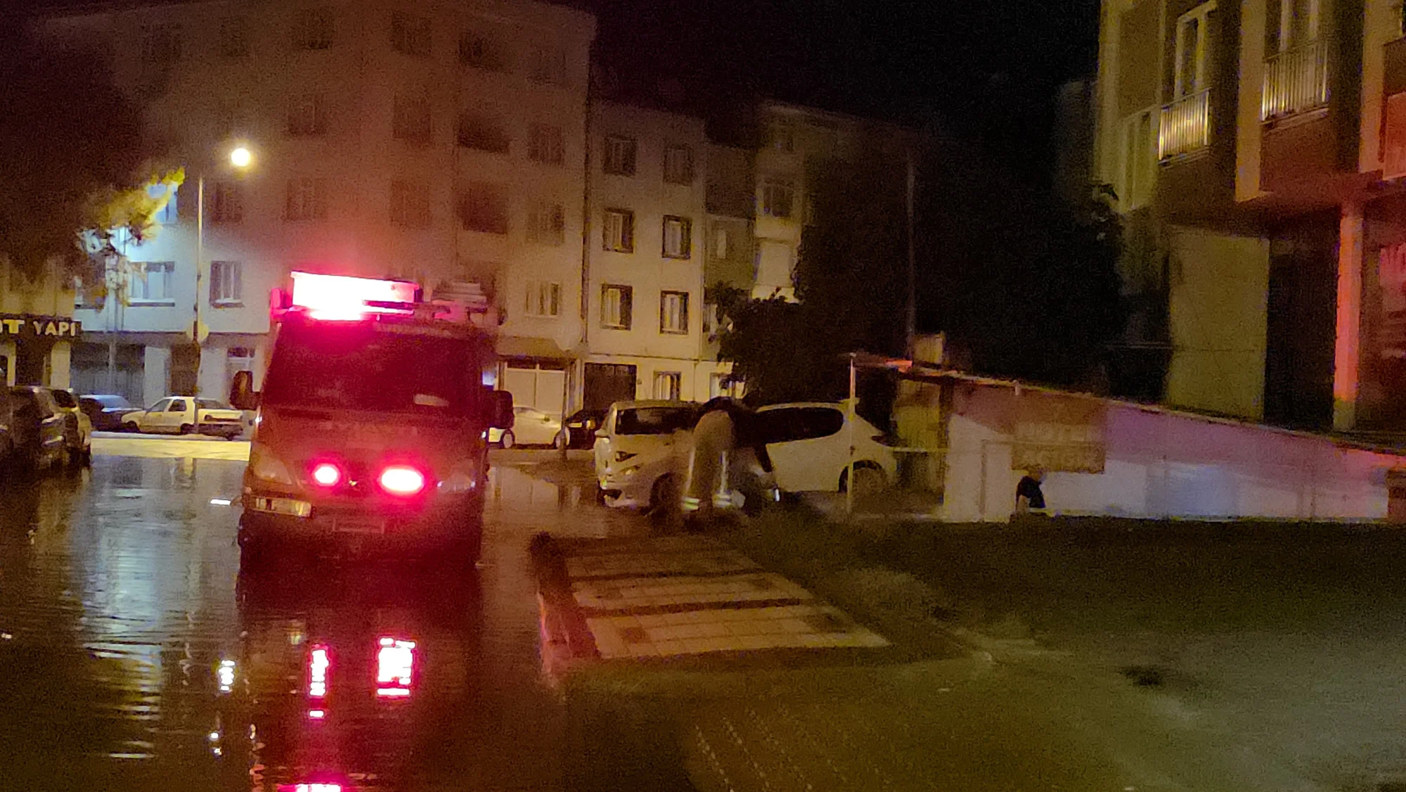 İnegöl’de Rögarlar Yetmedi! İş Yerini Su Bastı
