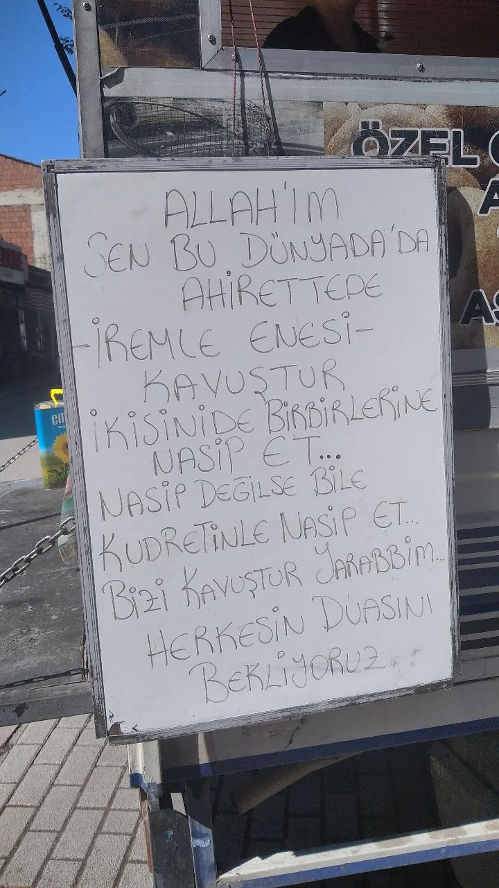 İnegöl'de lokma döktüren gencin sebebi şaşırttı İnegöl'de lokma döktüren gencin sebebi şaşırttı