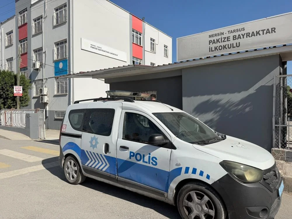 1. sınıf öğrencisinin çantasından tabanca çıktı! Baba gözaltında