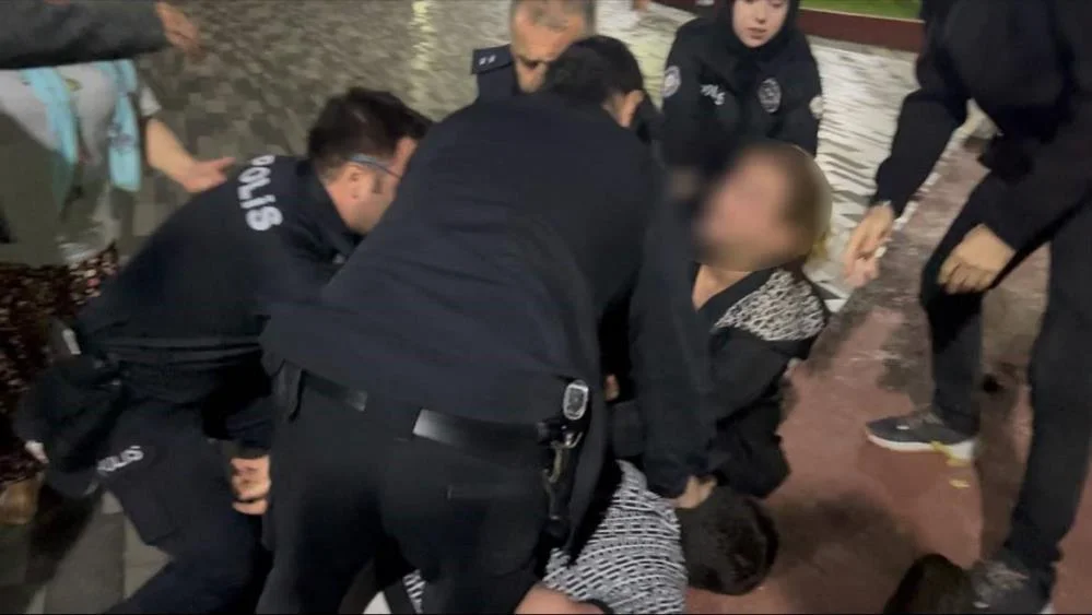 Polisi çağıran anne bu kez ekiplere direndi