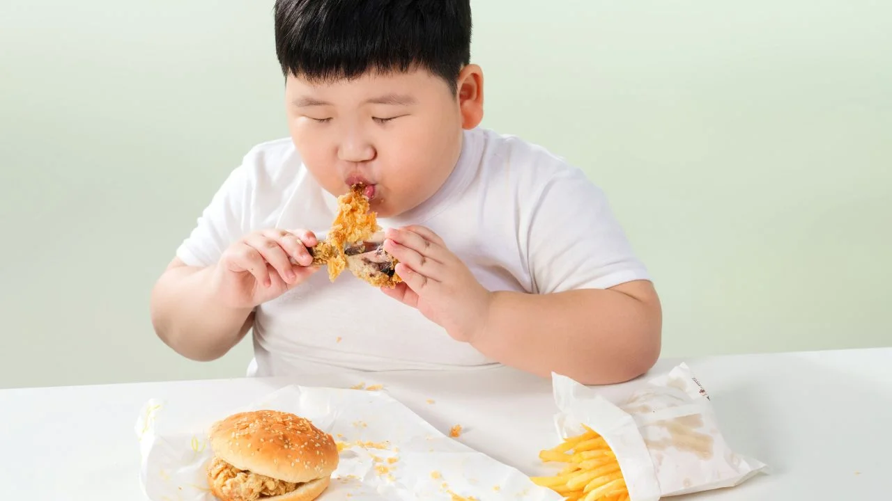 Türkiye’de çocukluk çağı obezitesi alarmı: Uzmanlardan uyarı