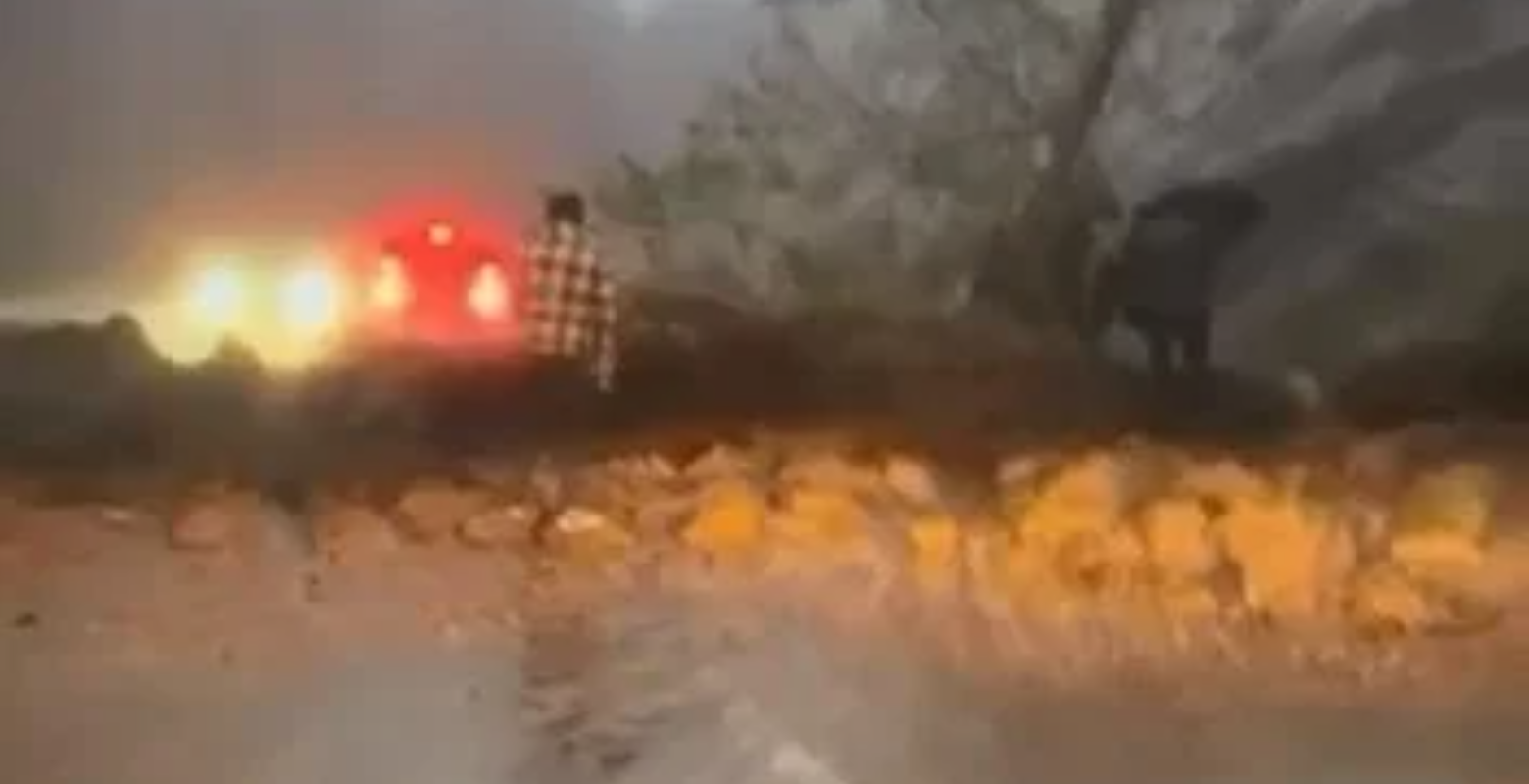 Bursa’da yağış sonrası korkutan heyelan! Yol ulaşıma kapandı