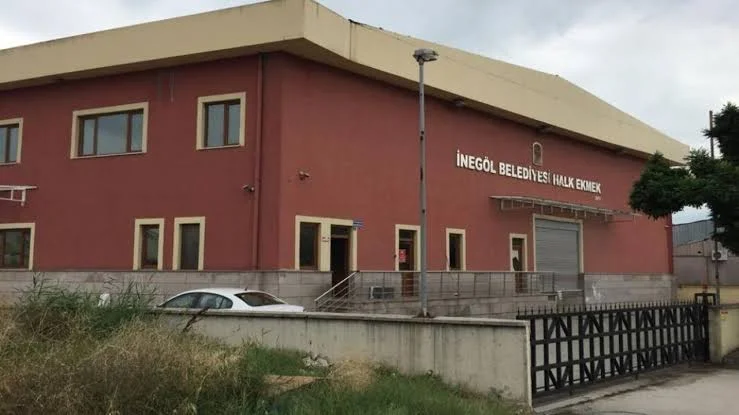 İnegöllülerin cebini ilgilendiriyor! Yıllar önce kapanan fabrika yeniden gündemde İnegöllülerin cebini ilgilendiriyor! Yıllar önce kapanan fabrika yeniden gündemde