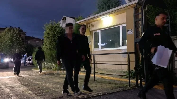 İnegöl’de ehliyet sınavında kopya düzeneğiyle yakalandı! İnegöl’de ehliyet sınavında kopya düzeneğiyle yakalandı!