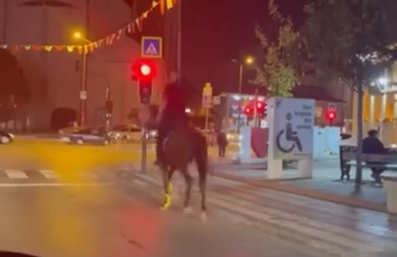 İnegöl caddelerinde at koşturdu