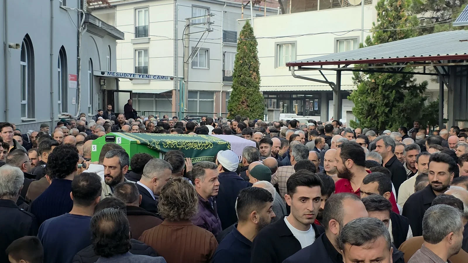 İTSO seçiminde kalp krizi geçiren Fatih Yazıcı son yolculuğuna uğurlandı İTSO seçiminde kalp krizi geçiren Fatih Yazıcı son yolculuğuna uğurlandı