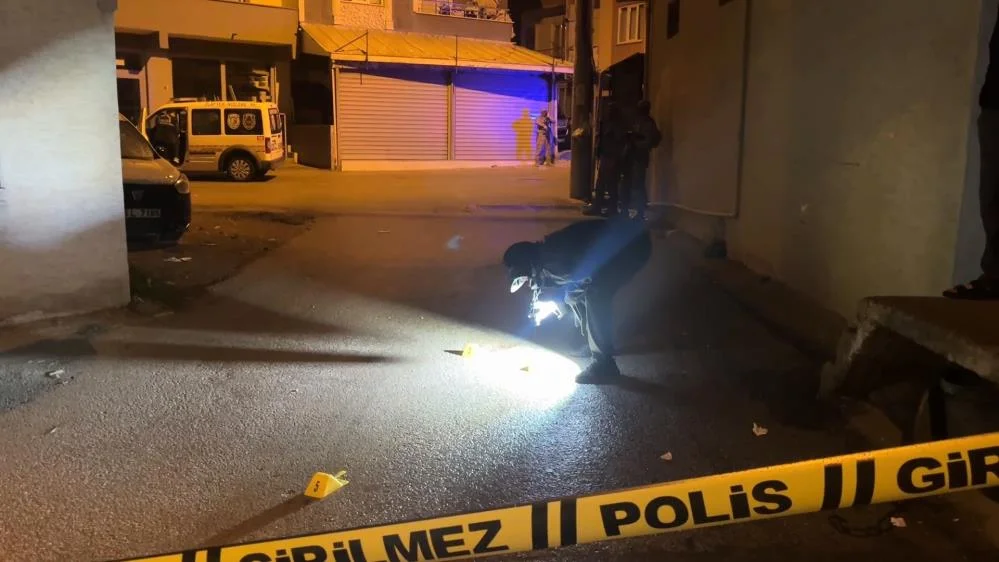Gece yarısı ortalık karıştı! İki grup arasında silahlı kavga