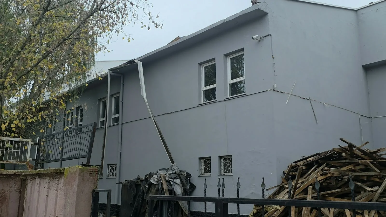 İnegöl'de Okul Çatısından Dumanlar Yükseldi! İtfaiye Seferber Oldu İnegöl'de Okul Çatısından Dumanlar Yükseldi! İtfaiye Seferber Oldu